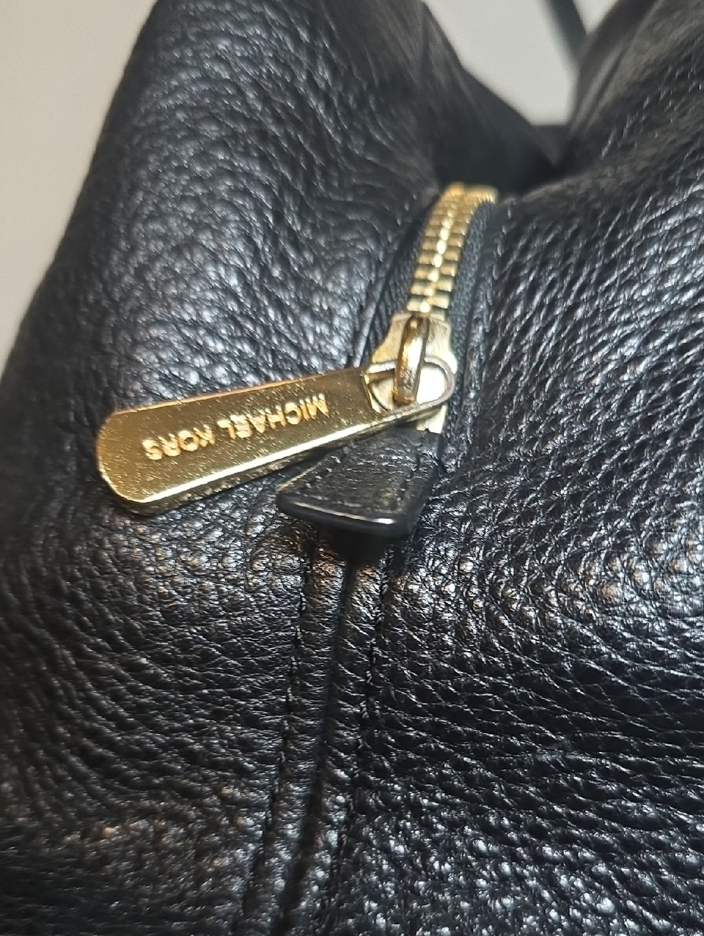 Michael Kors Black Leather Shoulder Bag with Gold Hardware and MK Charm - Picture 9 of 12